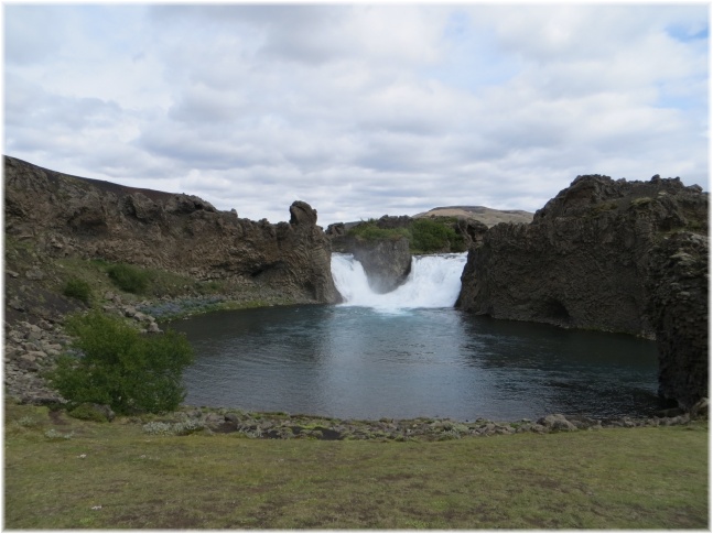 islande022.jpg - Chutes de Hjalparfoss
