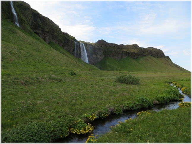 islande043.jpg - Cascade de Seljalandsfoss
