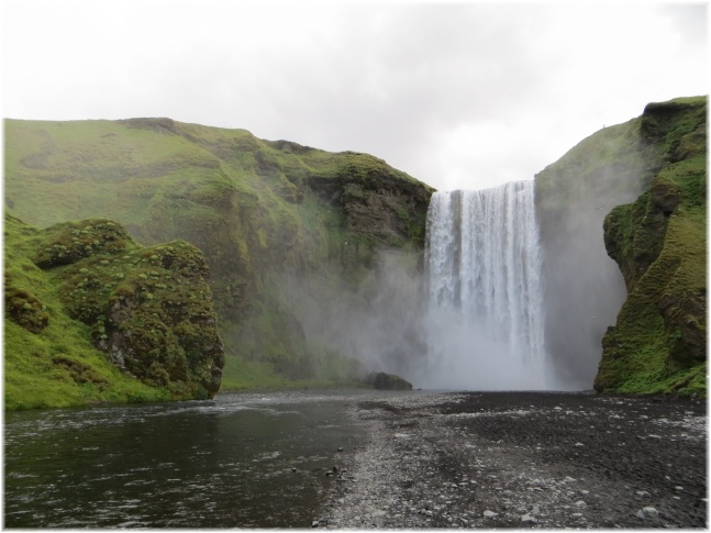 islande047.jpg - Cascade de Skogafoss
