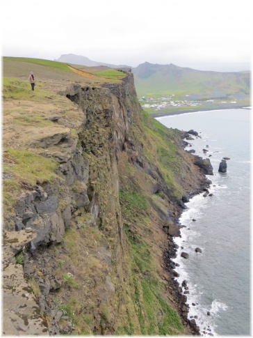 islande058.jpg - Le rocher aux oiseaux près de Vik
