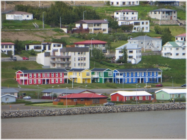 islande132.jpg - Maisons colorées
