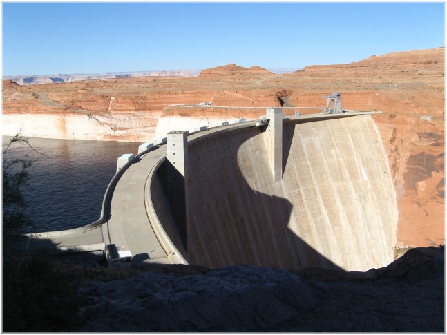 138.jpg - Glen Canyon Dam
